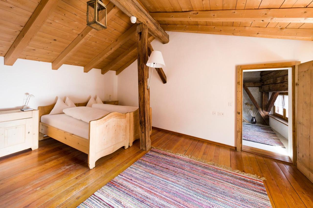 Hotel Chasa Chalavaina ミュスタイア 部屋 写真