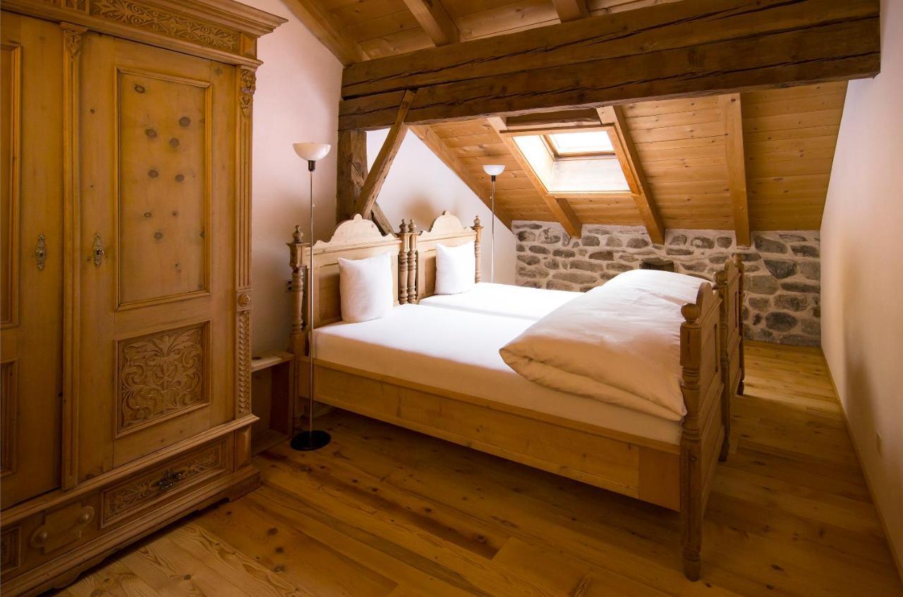 Hotel Chasa Chalavaina ミュスタイア エクステリア 写真