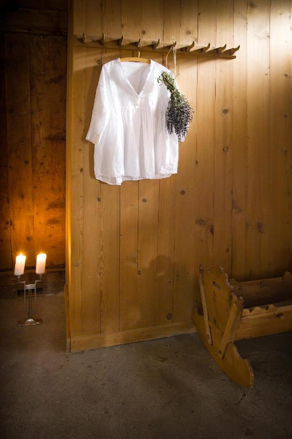 Hotel Chasa Chalavaina ミュスタイア エクステリア 写真