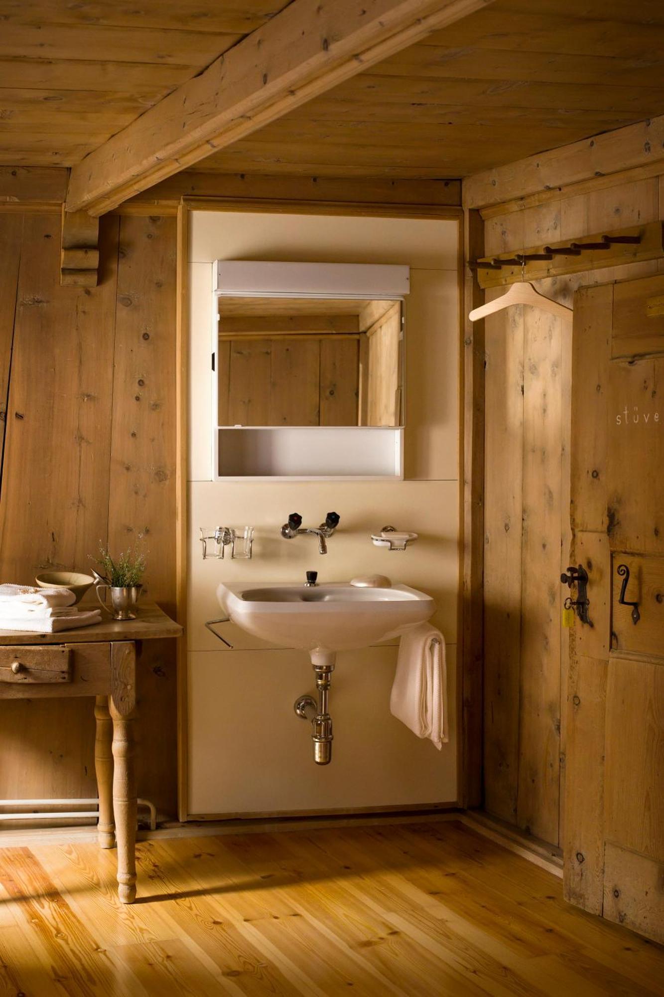 Hotel Chasa Chalavaina ミュスタイア 部屋 写真