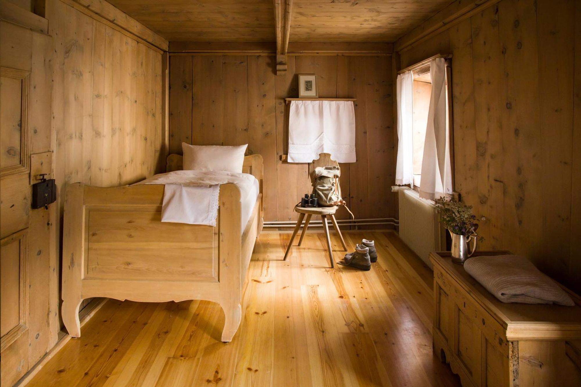 Hotel Chasa Chalavaina ミュスタイア 部屋 写真