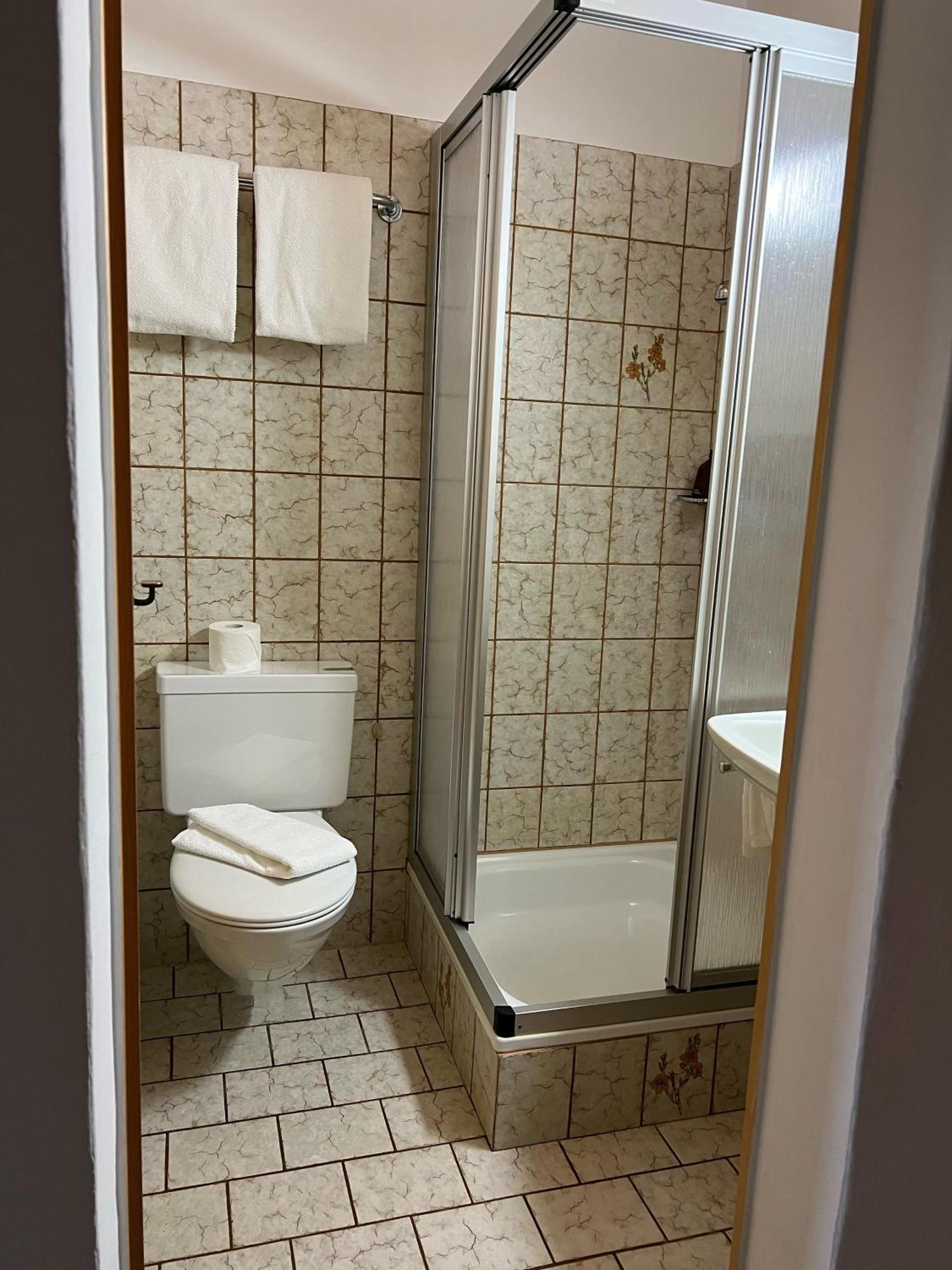 Hotel Chasa Chalavaina ミュスタイア 部屋 写真