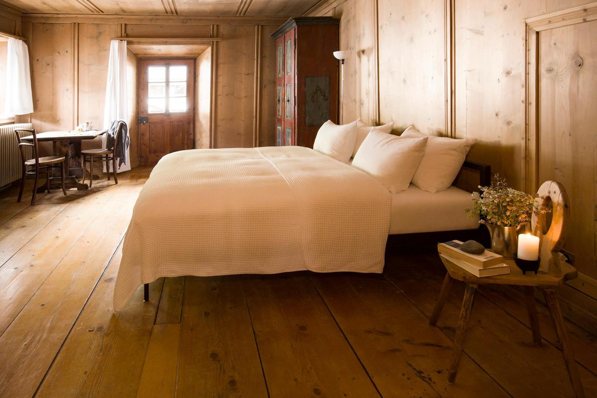 Hotel Chasa Chalavaina ミュスタイア 部屋 写真