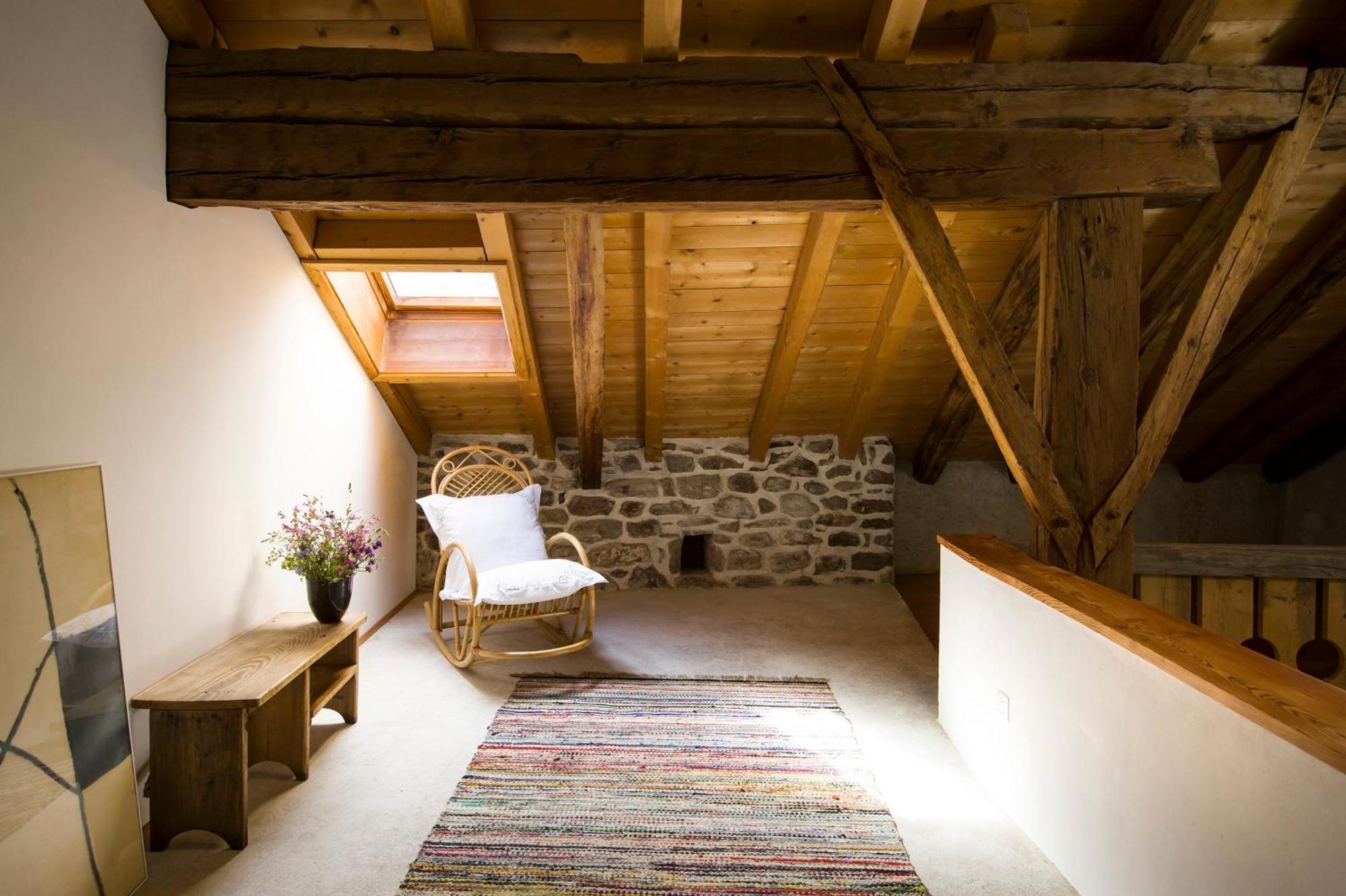 Hotel Chasa Chalavaina ミュスタイア 部屋 写真