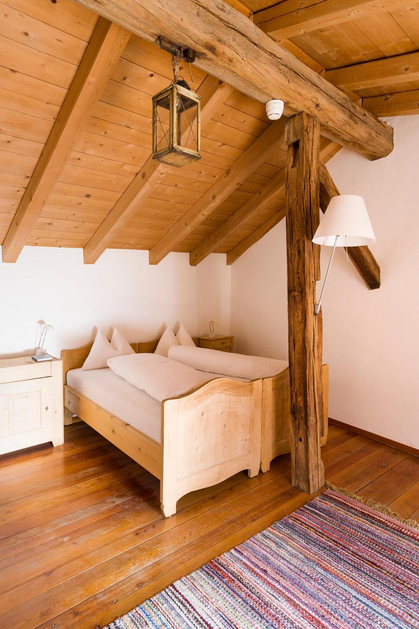Hotel Chasa Chalavaina ミュスタイア 部屋 写真