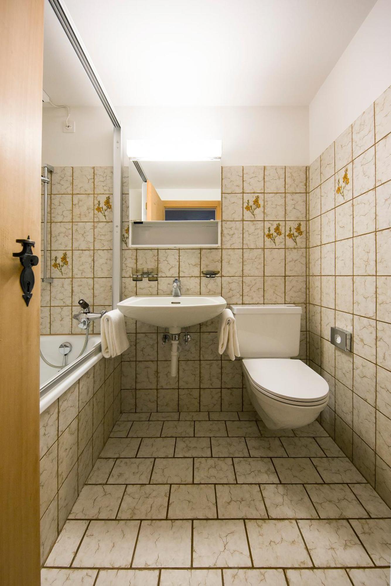 Hotel Chasa Chalavaina ミュスタイア 部屋 写真